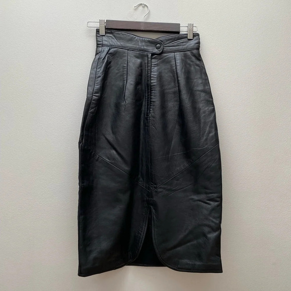 VINTAGE - Buttery Soft Black  Danier Leather 1980s High Waist Skirt - Picture 3 of 8